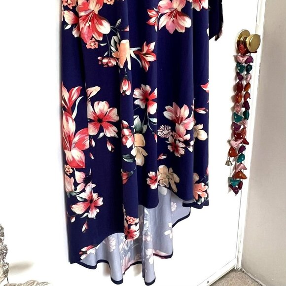BY & BY NAVY FLORAL WRAP STYLE DRESS SIZE MEDIUM - Picture 11 of 13